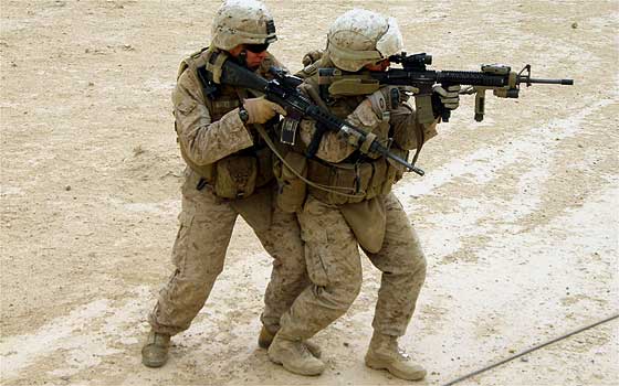 ENTREVISTA COM O BRASILEIRO QUE LUTOU NO IRAQUE Marines1